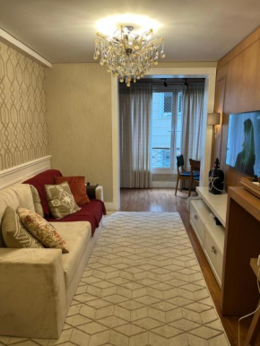 Apartamento novinho na Borges de medeiros- CENTRO